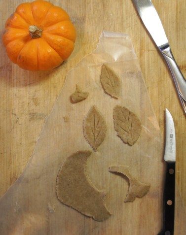 whole grain pie crust leaves